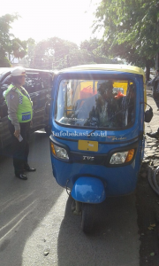 Menyalahi Jalur, Bajaj Bekasi Ini Dikandangkan