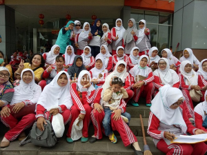Dukung K3, Himpaudi Bekasi Timur Bersih-Bersih Lingkungan