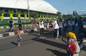 Yogs Famillia Jadi Salah Satu Hiburan Di Car Free Day
