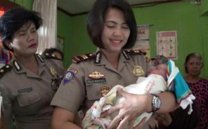 Bayi Mungil Dibuang, Tak Sedikit yang Ingin Adopsi
