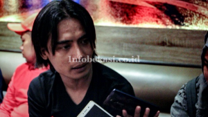 Sapa Pengunjung, Charly Van Houten Kunjungi Grand Charly BCP