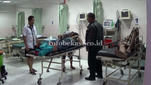 Empat Jamaah Subuh Keliling Ditabrak Mobil di Depan Masjid