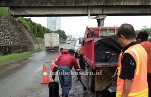 Jalan Tol Jakarta-Cikampek Berlubang, PT Jasa Marga Lakukan Perbaikan
