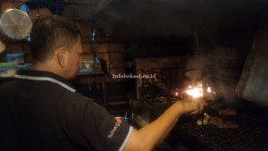 Terastiq Sajikan Steak dengan Teknik Pengasapan Arang