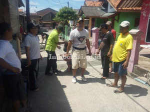 Warga Jalan Padat Karya Budayakan Gotong Royong Bersihkan Lingkungan