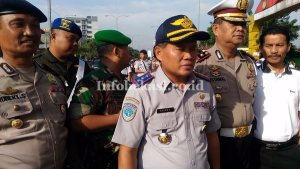 Petugas Gabungan Lakukan Penertiban Perlintasan Trayek K 01 A