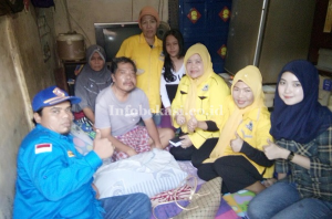 Warga Pekayon Jaya Penderita Tumor Ganas Dijenguk KPPI Bekasi