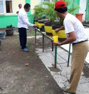 Percantik Taman, Lurah Bekasijaya Cat Pot Tanaman
