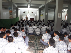 Jelang UN, Ini yang Dilakukan Ratusan Siswa SMKN 1 Kota Bekasi