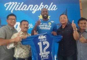 Mantan Pemain West Ham United Resmi Berkostum Persib Bandung