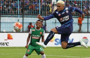 Selamat, El Loco Raih Sepatu Emas Piala Presiden
