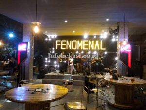 Nikmatnya Menu Fenomenal di Warunk Fenomenal