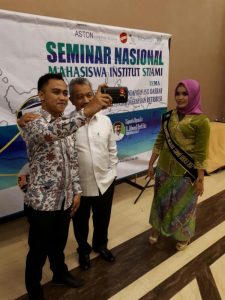 Wawali Jadi Objek Selfie Mahasiswa