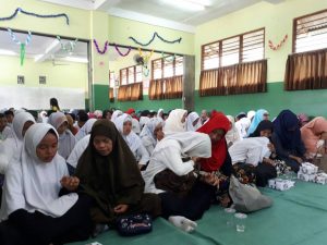 Helat Istighosah, Siswa SMP Al-Muhadjirin Berurai Air Mata