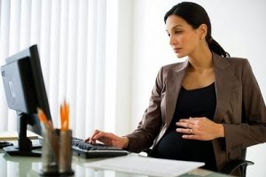 Tips Ingin Tetap Bekerja Bagi Ibu Hamil