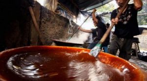 Orang Bekasi Saat Ada Hajat, Dari Nyorog Hingga Ngaduk Dodol