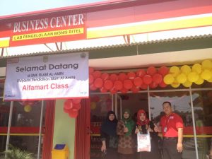 Alfamart Hibahkan Laboratoriun Ritel Business Center