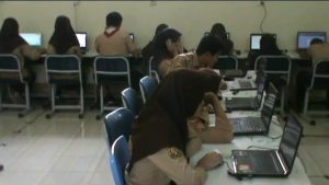 Beberapa SMP Negeri Kota Bekasi Melaksanakan UNBK Dengan Meminjam Komputer dan Laptop Milik Guru dan Orang Tua