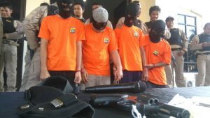 Polisi Ciduk Kelompok Spesialis Perampokan Nasabah Bank