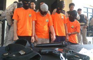 Polisi Ciduk Kelompok Spesialis Perampokan Nasabah Bank
