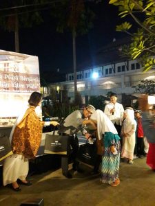 Berbagi kebahagian di Bulan Suci Ramadhan, Hotel Santika Premiere Undang Anak Panti Asuhan