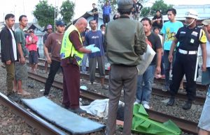 Wanita Paruh Baya Tewas Diterjang Kereta