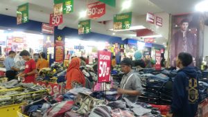 Jelang Lebaran, Ramayan Bekasi Diserbu