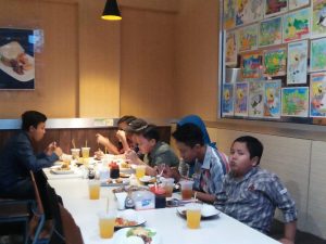 Menikmati Berbagai Pilihan menu di Bakmi Kalimalang Cab. Rawalumbu