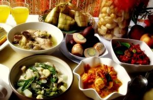 5 Makanan Khas Indonesia yang Wajib Ada Saat Lebaran Tiba