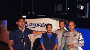 Greget! Pria Ini Nekat Bawa Kabur Bus Transjakarta