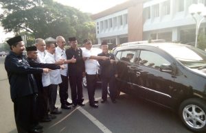 Pemkot Bekasi Berikan Bantuan 12 Mobil Operasional untuk KUA