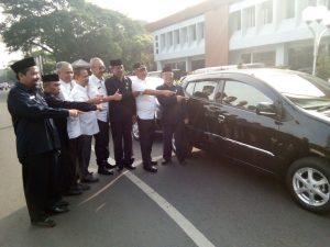﻿﻿﻿Pemkot Bekasi Berikan Bantuan 12 Mobil Operasional untuk KUA
