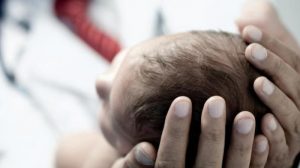 Diduga Cemburu Suami Punya Wanita Idaman Lain, Seorang Ibu Nekat Buang Anak Di Depan Rumah Pacar Suaminya