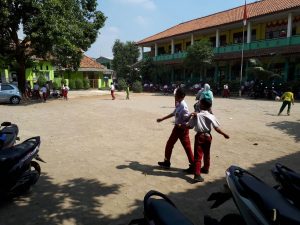 Lapangan Sekolah Berdebu, SD Negeri Arenjaya 13 Berharap Bisa Diperbaiki