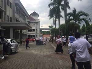 Bekasi Merasakan Gempa 6.4 SR, Pegawai DPRD Berhamburan Keluar