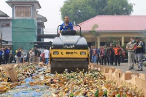 Jelang Ramadhan Polres Metro Bekasi Kota Musnahkan Ribuan Miras