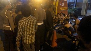 Gangster Berulah di Bekasi, Pemuda 20 Tahun Dibacok Tanpa Sebab