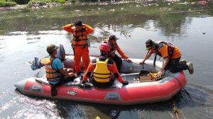 Tim SAR Gabungan Mencari Bocah Tenggelam di Babelan