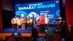 Lewat ‘Sahabat Inklusi’, Puluhan Anak Berkebutuhan Khusus Bermain Salju
