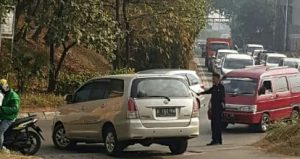 Orang Gantung Diri Bikin Geger Jalan Ahmad Yani