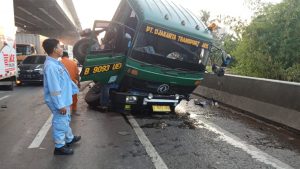 Tol Jakarta-Cikampek Macet Parah Hari Ini, Penyebabnya?