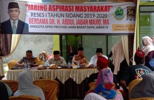 Masyarakat Antusias Hadiri Reses Ustad Jabar di Tambun, Ada yang Menangis Tersedu