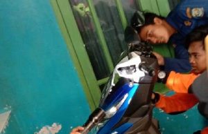 Ular Kobra ‘Ngumpet’ di Speedometer Motor Milik Warga Bekasi Selatan