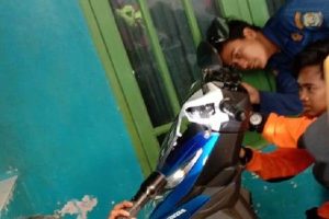 Ular Kobra ‘Ngumpet’ di Speedometer Motor Milik Warga Bekasi Selatan