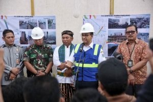 Bisik – Bisik Anies, Wali Kota Bekasi Minta Dibantu Bangun Tanggul