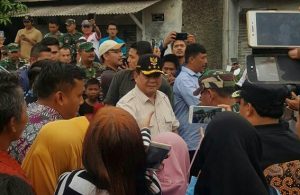 Mendadak Datang, Menhan Prabowo Bikin Heboh Korban Banjir di Tambun