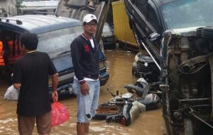 Evakuasi Lambat karena BPBD Bekasi Hanya Siaga 6 Perahu Karet
