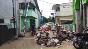 Sampah Pascabanjir Bekasi Sudah Mencapai 12 Ribu Ton