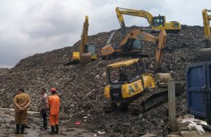 Sampah Pascabanjir Terbanyak Dibuang ke TPA Burangkeng