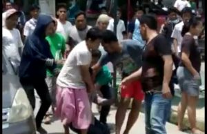 Diduga Maling Motor Diamuk Warga di Kayuringin
